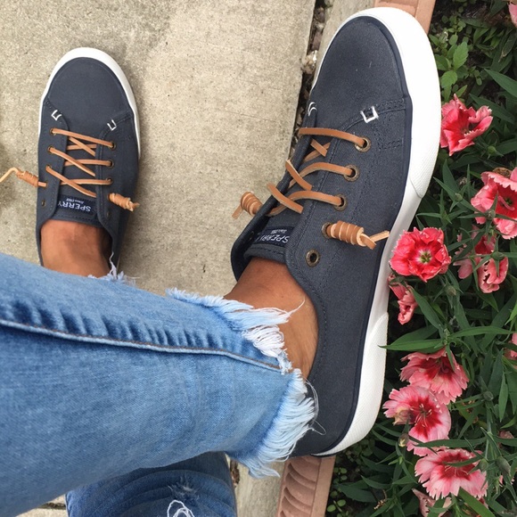 SPERRY TOP SIDER Navy Blue, fits more like a 7 - Picture 2 of 14